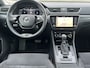 Skoda Superb Combi 1.4 TSI iV 218 pk Business Edition Plus Navigatie Trekhaak Camera Carplay Elek Stoel Stoelverwarming v+a ACC DAB 18 Inch Velgen Canton Audio Getint Glas Plug in Hybride NL Auto