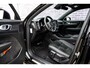 Volvo XC40 Recharge Plus 70 kWh | Adaptieve Cruise Control | Dodehoek Detectie | Stoel en Stuurverwarming | 20” | Nubuck Bekleding |