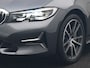 BMW 3-Serie Touring 330e Sportline Plug In Hybrid 293pk Dealer O.H PHEV | Panodak | Trekhaak af Fabriek | Lederen Sportstoelen Memory | 360 Camera | Keyless | Camera & Parkassist | 18"L.M | Apple Carplay | Sfeerverlichting |