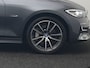 BMW 3-Serie Touring 330e Sportline Plug In Hybrid 293pk Dealer O.H PHEV | Panodak | Trekhaak af Fabriek | Lederen Sportstoelen Memory | 360 Camera | Keyless | Camera & Parkassist | 18"L.M | Apple Carplay | Sfeerverlichting |