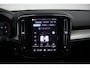 Volvo XC40 B4 Plus Dark | Trekhaak | Verwarmbare voorstoelen en stuurwiel | Premium audio by Harman Kardon | Verwarmbare voorruit | 19 inch lichtmetalen velgen