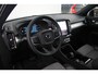 Volvo XC40 B4 Plus Dark | Trekhaak | Verwarmbare voorstoelen en stuurwiel | Premium audio by Harman Kardon | Verwarmbare voorruit | 19 inch lichtmetalen velgen