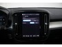Volvo XC40 B4 Plus Dark | Trekhaak | Verwarmbare voorstoelen en stuurwiel | Premium audio by Harman Kardon | Verwarmbare voorruit | 19 inch lichtmetalen velgen