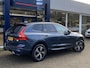 Volvo XC60 2.0 T8 Plug-in hybrid AWD R-Design / Automaat / NL-Auto / Dealer-Onderhouden / Stoel- en Stuurverwarming / Open-Panodak / Luchtvering / Adaptieve Cruise-Control + Pilot-Assist / Apple-Carlay & Android-Auto / 360°-Camera / Harman-Kardon Audio / Elektr.-Uitklapbare Trekhaak / Dodehoek-Detectie / Elektr.- Stoelen met Geheugen / Elektr.-Achterklep / Draadloze-Telefoonlader / DAB Radio-Bluetooth / Navi / 19'' LMV / ENZ.