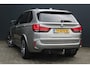 BMW X5 M 576PK | Pano | Head-up | Leder | Keyless | 20" LMV | Alcantara hemel | Dodehoek detectie | Lane assist | Soft Close | LED | Memory stoel | Schakel flippers | Elektr. wegklapbare trekhaak | Adaptief sport onderstel | 4-Zone Clima