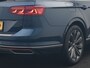 Volkswagen Passat Variant GTE Highline PHEV 218pk Dealer O.H | Trekhaak af Fabriek | Adaptive Cruise | Alcantara Sportstoelen Memory & Massage | Virtual | Parkassist & Camera | 18"L.M | Matrix LED | Keyless | Plug in Hybrid