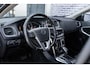 Volvo V40 T3 Momentum Automaat | Trekhaak | Navigatie | Park Assist | High Performance audio | 17" LM velgen | Dealeronderhouden!