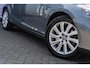 Volvo V40 T3 Momentum Automaat | Trekhaak | Navigatie | Park Assist | High Performance audio | 17" LM velgen | Dealeronderhouden!