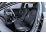 Volvo V40 T3 Momentum Automaat | Trekhaak | Navigatie | Park Assist | High Performance audio | 17" LM velgen | Dealeronderhouden!