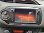 Toyota Yaris 1.0 VVT-i BI-TONE TREKHAAK LM-VELGEN CLIMA BLUETOOTH CAMERA PRIVACY GLASS EL-RAMEN/SPIEGELS