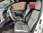 Toyota Yaris 1.0 VVT-i BI-TONE TREKHAAK LM-VELGEN CLIMA BLUETOOTH CAMERA PRIVACY GLASS EL-RAMEN/SPIEGELS