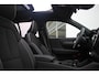 Volvo EX40 Single Motor Extended Range Ultra 82 kWh Panoramadak | Adaptive cruise control | Premium audio Harman/Kardon | 360 graden Camera | Verwarmbare voorstoelen + stuurwiel | Warmtepomp | Elektrische Achterklep |  Keyless