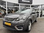 Peugeot 5008 1.2 PureTech Blue Lease Executive NL-Auto, 7 Personen, Navigatie, Parkeerhulp A., Cruise Controle, Draadloos tel. opladen, Climate controle, All Seasons banden.