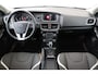 Volvo V40 T3 AUT. DYNAMIC EDITION -CRUISE|VERW.VOORSTOELEN|NAVI|PARK-ASSIST|17"