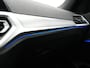 BMW 3-Serie 318i M Sport Shadow 156pk Dealer O.H | Panodak | Alcantara Sportstoelen Verwarmd | Camera & Parkassist | Keyless | Hifi Audio | Apple Carplay | 18"L.M | Sfeerverlichting |