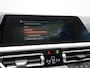 BMW 3-Serie 318i M Sport Shadow 156pk Dealer O.H | Panodak | Alcantara Sportstoelen Verwarmd | Camera & Parkassist | Keyless | Hifi Audio | Apple Carplay | 18"L.M | Sfeerverlichting |