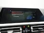BMW 3-Serie 318i M Sport Shadow 156pk Dealer O.H | Panodak | Alcantara Sportstoelen Verwarmd | Camera & Parkassist | Keyless | Hifi Audio | Apple Carplay | 18"L.M | Sfeerverlichting |