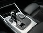BMW 3-Serie 318i M Sport Shadow 156pk Dealer O.H | Panodak | Alcantara Sportstoelen Verwarmd | Camera & Parkassist | Keyless | Hifi Audio | Apple Carplay | 18"L.M | Sfeerverlichting |