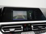 BMW 3-Serie 318i M Sport Shadow 156pk Dealer O.H | Panodak | Alcantara Sportstoelen Verwarmd | Camera & Parkassist | Keyless | Hifi Audio | Apple Carplay | 18"L.M | Sfeerverlichting |