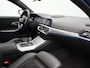 BMW 3-Serie 318i M Sport Shadow 156pk Dealer O.H | Panodak | Alcantara Sportstoelen Verwarmd | Camera & Parkassist | Keyless | Hifi Audio | Apple Carplay | 18"L.M | Sfeerverlichting |