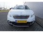 Peugeot 2008 1.2 PureTech Allure Climate / Navi / Cruise / Pano / Parkeers. / Trekhaak / Lm velgen / NAP