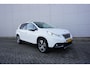Peugeot 2008 1.2 PureTech Allure Climate / Navi / Cruise / Pano / Parkeers. / Trekhaak / Lm velgen / NAP