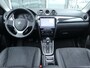 Suzuki Vitara 1.5 Hybrid Style Automaat Panorama dak, Pearl White, Carplay, Android Auto, Navi, Camera, adaptive Cruise