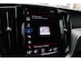Volvo XC60 2.0 Recharge T6 AWD R-Design | Trekhaak | Adaptieve cruise | Panoramadak | H&K | Winterpack |