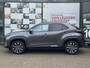 Toyota Yaris Cross HYBRID 115 FIRST EDITION APPLE/ANDROID STOEL/STUURVERWARMING NAVI AD-CRUISE PRIVACY-GLASS 17"LM-VELGEN