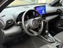 Toyota Yaris Cross 1.5 Hybrid 115 First Edition APPLE/ANDROID STOEL/STUURVERWARMING NAVI AD-CRUISE PRIVACY-GLASS 17"LM-VELGEN