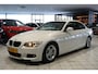 BMW 3-Serie Cabrio 320i Exclusive M Sport * Dealer onderhouden * + SPORTSTOELEN / BI-XENON / STANDKACHEL