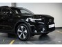 Volvo XC40 B4 Plus Dark | Trekhaak Semi-elektrisch | Adaptieve Cruise Control | Pilot Assist | Verwarmbare voorstoelen | Verwarmbaar stuurwiel | Blind Spot Information System | Verwarmbare voorruit | Parkeercamera | Parkeersensoren voor + achter |