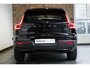 Volvo XC40 B4 Plus Dark | Trekhaak Semi-elektrisch | Adaptieve Cruise Control | Pilot Assist | Verwarmbare voorstoelen | Verwarmbaar stuurwiel | Blind Spot Information System | Verwarmbare voorruit | Parkeercamera | Parkeersensoren voor + achter |