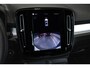 Volvo XC40 B4 Plus Dark | Trekhaak Semi-elektrisch | Adaptieve Cruise Control | Pilot Assist | Verwarmbare voorstoelen | Verwarmbaar stuurwiel | Blind Spot Information System | Verwarmbare voorruit | Parkeercamera | Parkeersensoren voor + achter |
