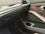 BMW 3-Serie 330e Business Edition Plus | BMW Laser Light | Adaptieve cruise | Lederen interieur | Wegklapbare trekhaak | Sportstoelen met stoelverwarming | Navigatie | Apple CarPlay / Android Auto | Sfeerverlichting | DAB | Keyless | Virtual cockpit | Volledig onderhouden!