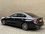 BMW 3-Serie 330e Business Edition Plus | BMW Laser Light | Adaptieve cruise | Lederen interieur | Wegklapbare trekhaak | Sportstoelen met stoelverwarming | Navigatie | Apple CarPlay / Android Auto | Sfeerverlichting | DAB | Keyless | Virtual cockpit | Volledig onderhouden!