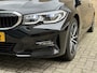 BMW 3-Serie 330e Business Edition Plus | BMW Laser Light | Adaptieve cruise | Lederen interieur | Wegklapbare trekhaak | Sportstoelen met stoelverwarming | Navigatie | Apple CarPlay / Android Auto | Sfeerverlichting | DAB | Keyless | Virtual cockpit | Volledig onderhouden!
