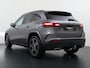 Mercedes-Benz GLA 250 e Business Solution AMG | Night Pakket | Winter Pakket | Trekhaak | Panoramadak | Dodehoekassistent | MULTIBEAM LED Koplampen | Stoelverwarming | Stuurverwarming | Sfeerverlichting | Apple CarPlay | Android Auto | Elektrische Achterklep | Elektrisch Inklapbare Buitenspiegels | Achteruitrijcamera | Parkeersensoren