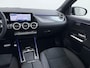 Mercedes-Benz GLA 250 e Business Solution AMG | Night Pakket | Winter Pakket | Trekhaak | Panoramadak | Dodehoekassistent | MULTIBEAM LED Koplampen | Stoelverwarming | Stuurverwarming | Sfeerverlichting | Apple CarPlay | Android Auto | Elektrische Achterklep | Elektrisch Inklapbare Buitenspiegels | Achteruitrijcamera | Parkeersensoren