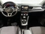 Renault Captur 90PK TCe Intens | 1e eigenaar | Trekhaak | Camera | Climate Control | Apple CarPlay/Android Auto | Cruise Control | Full LED | Lichtmetalen Velgen | Licht & Regen Sensor | Armsteun |