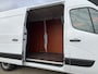 Renault Master T35 2.3 dCi 135 L2H2 Navigatie, achteruitrijcamera, laadruimte betimmering, trekhaak