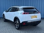 Peugeot 2008 Allure Parkeer sensoren achter | Apple carplay en Android auto | Cruise control | Carbon afwerking interieur | Led
