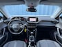 Peugeot 2008 Allure Parkeer sensoren achter | Apple carplay en Android auto | Cruise control | Carbon afwerking interieur | Led
