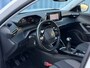 Peugeot 2008 Allure Parkeer sensoren achter | Apple carplay en Android auto | Cruise control | Carbon afwerking interieur | Led