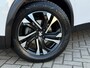 Peugeot 2008 Allure Parkeer sensoren achter | Apple carplay en Android auto | Cruise control | Carbon afwerking interieur | Led