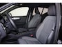 Volvo XC40 B3 Plus Black Edition - Panorama/schuifdak - IntelliSafe Assist & Surround - 360º Camera - Harman/Kardon audio - Verwarmde voorstoelen & stuur - Parkeersensoren voor & achter - Elektr. bedienb. voorstoelen met geheugen links - Draadloze tel. lader - Extra getint glas - 20' LMV