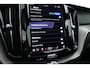 Volvo XC60 2.0 T6 Plug-in hybrid AWD Plus Dark | Trekhaak | Pano | ACC | Blis | H&K Audio | Sport stoelen | stoel&stuur Verw. |