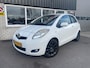 Toyota Yaris 1.3 VVT-I COMFORT Airco Mistlampen Onderhoudsbeurt + Apk bij 172.000 km uitgevoerd.