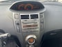 Toyota Yaris 1.3 VVT-I COMFORT Airco Mistlampen Onderhoudsbeurt + Apk bij 172.000 km uitgevoerd.