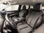 Peugeot 5008 1.2 PureTech Allure 7 Persoons (APPLE CARPLAY, GROOT NAVI, 360 CAMERA, LEDER, ADAPTIVE CRUISE, SPORTSTOELEN, ELEK ACHTERKLEP, KEYLESS, GETINT GLAS, SFEERVERLICHTING, NIEUWSTAAT)